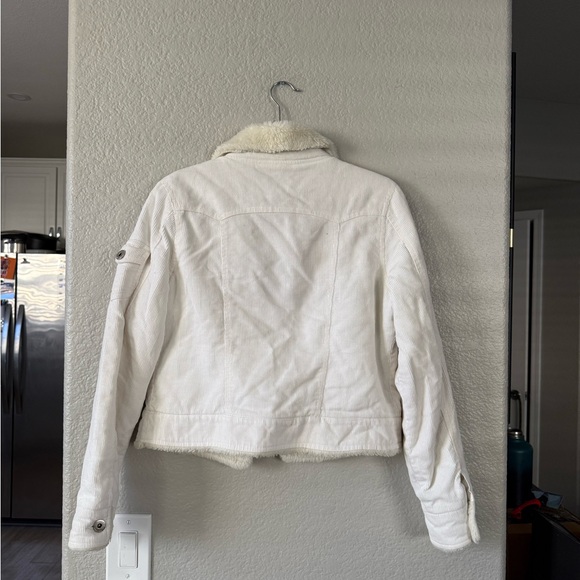 VINTAGE WOMEN’s WHITE CORDUROY SHERPA WINTER JACKET - Picture 3 of 5